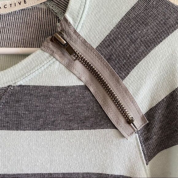 Ellen Tracy Active Long Sleeve Striped Long Sleeve Tee - Picture 4 of 6